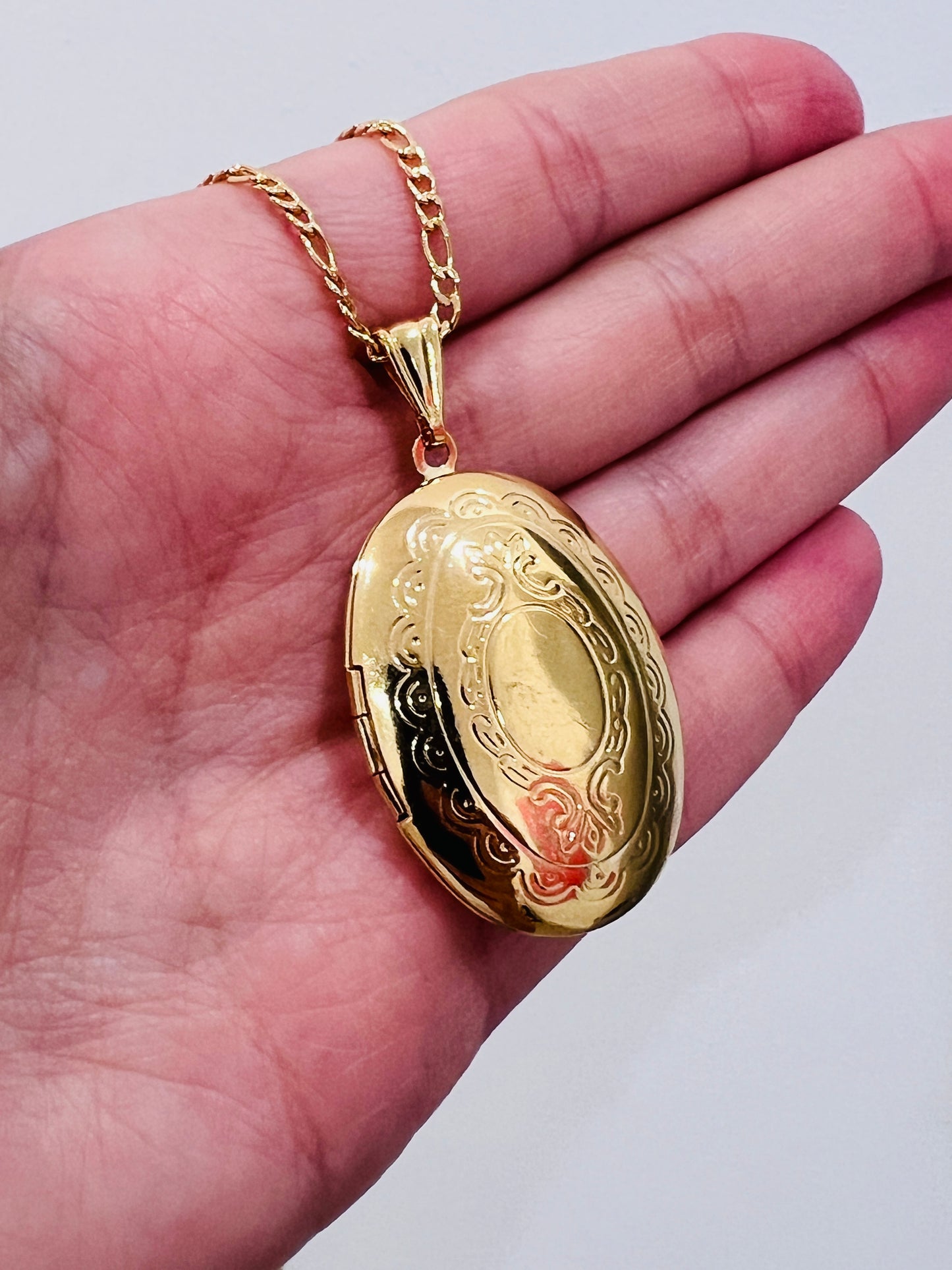 Gold Filled Locket Necklace | 16" 18" | Classic Gold Keepsake
