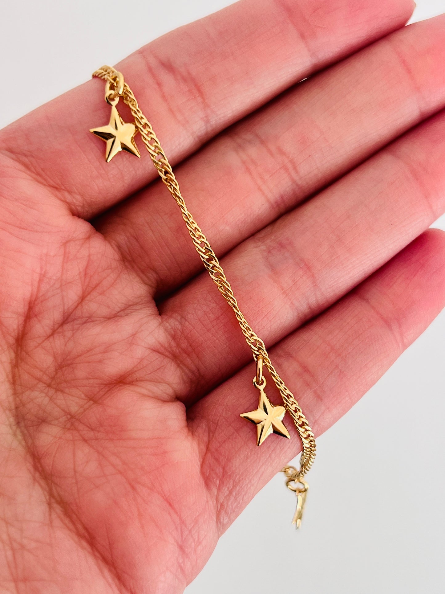 Gold Filled Singapore Chain Bracelet with Dangling Stars | Adjustable 6"–7.5"