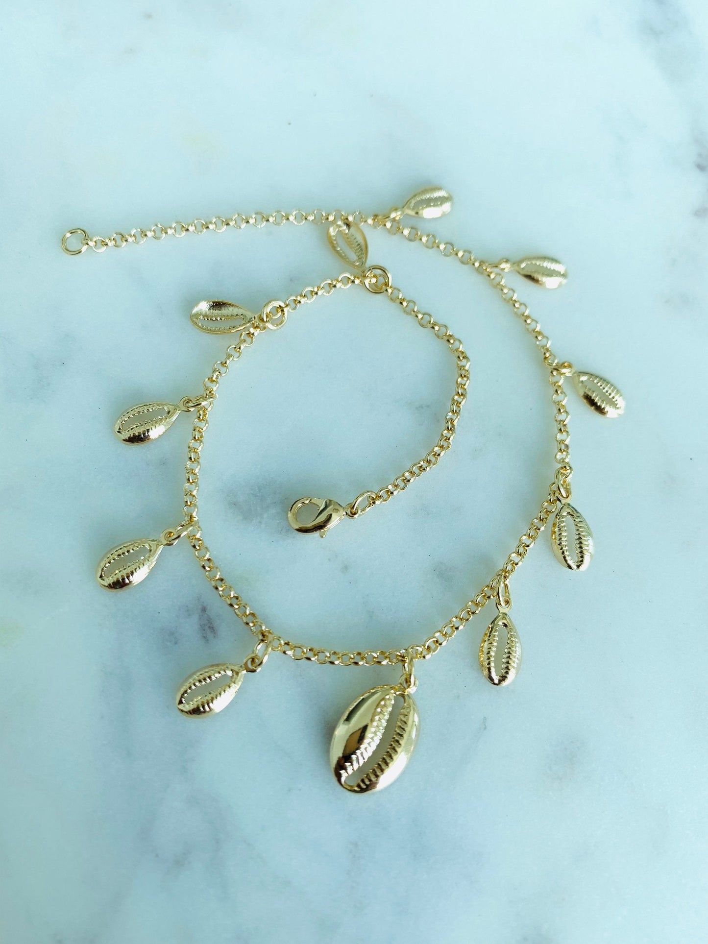 Gold Filled Puka Shell Anklet | Coastal-Inspired Summer Jewelry