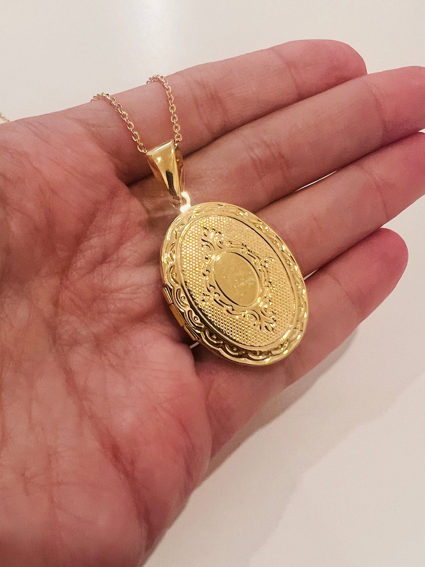 Gold Filled Locket Necklace | Timeless Keepsake Jewelry