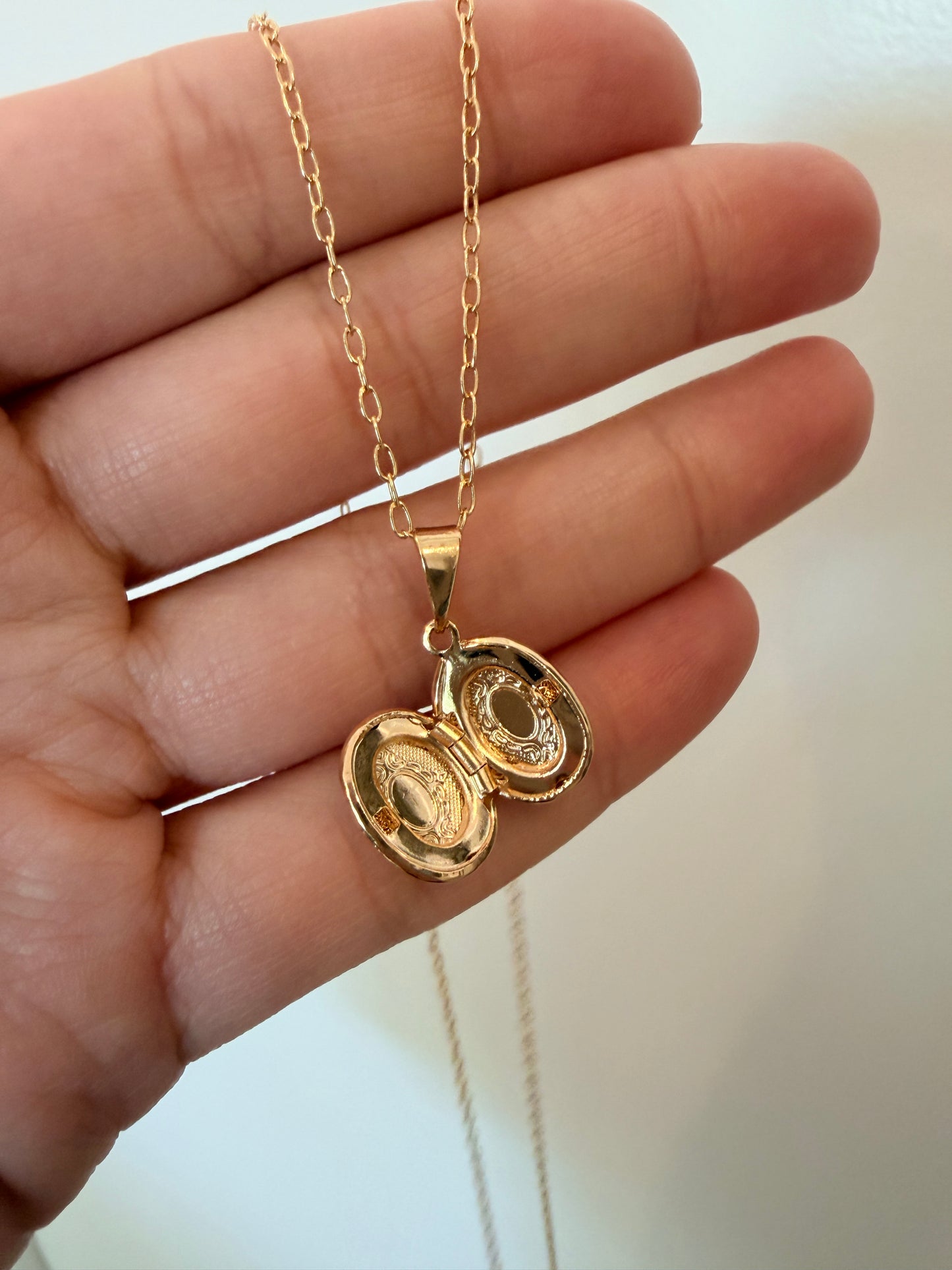 Gold Filled Mini Locket Necklace | 16" 18" | Classic Gold Keepsake