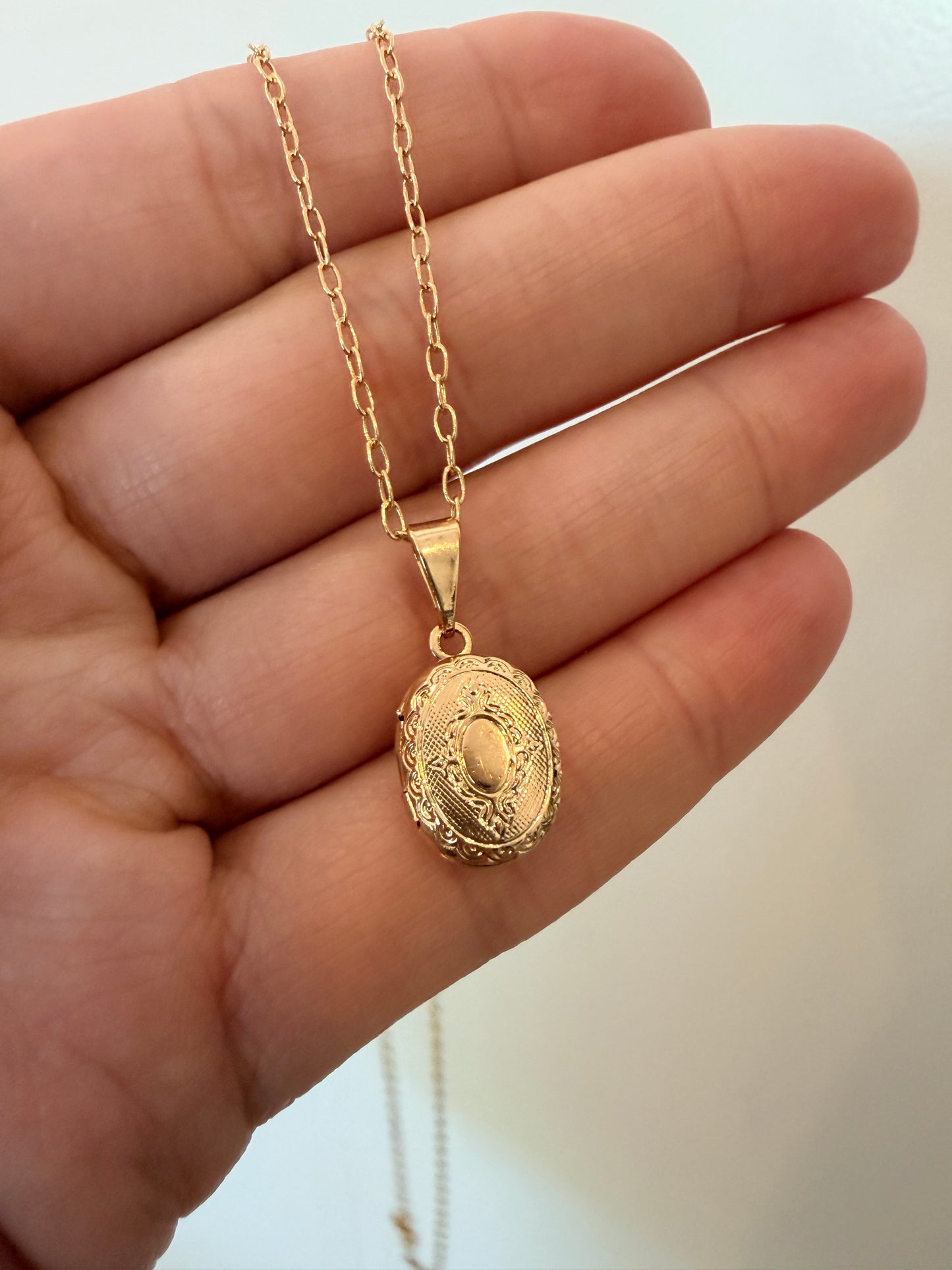 Gold Filled Mini Locket Necklace | 16" 18" | Classic Gold Keepsake