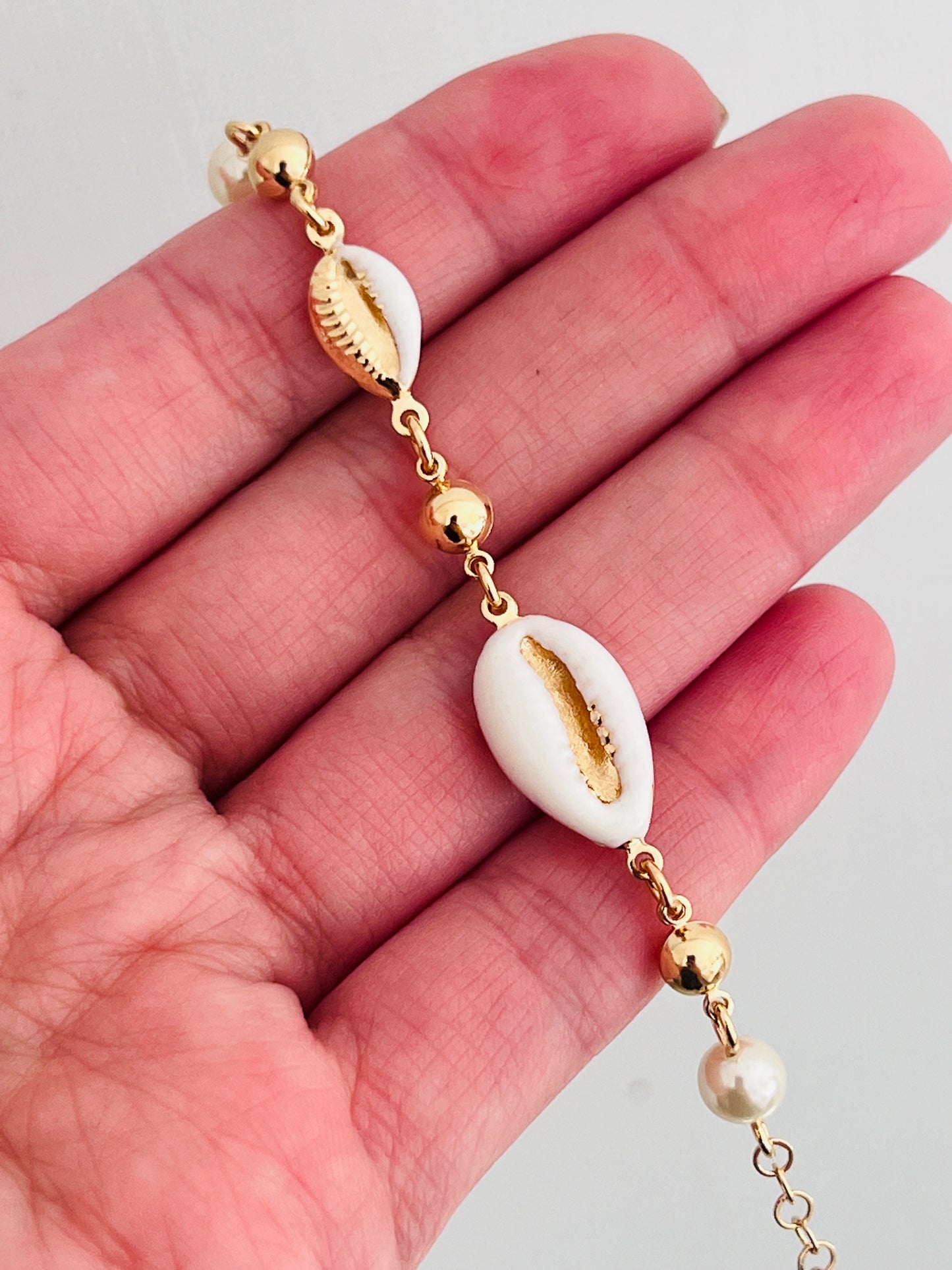 Gold Filled Puka Shell Charm Bracelet | 18kt Island Shine