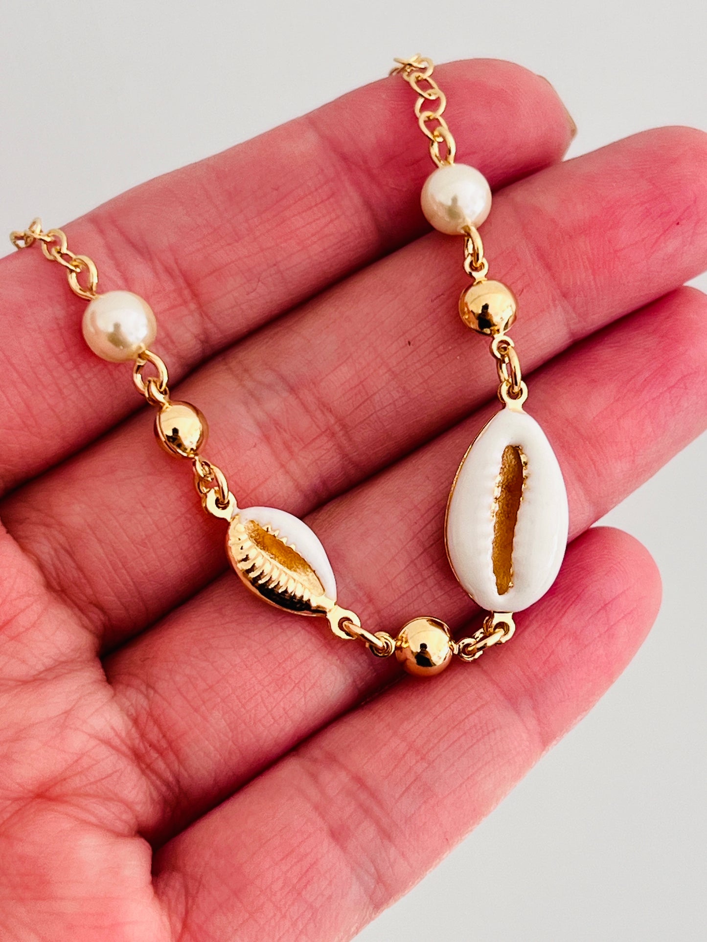 Gold Filled Puka Shell Charm Bracelet | 18kt Island Shine