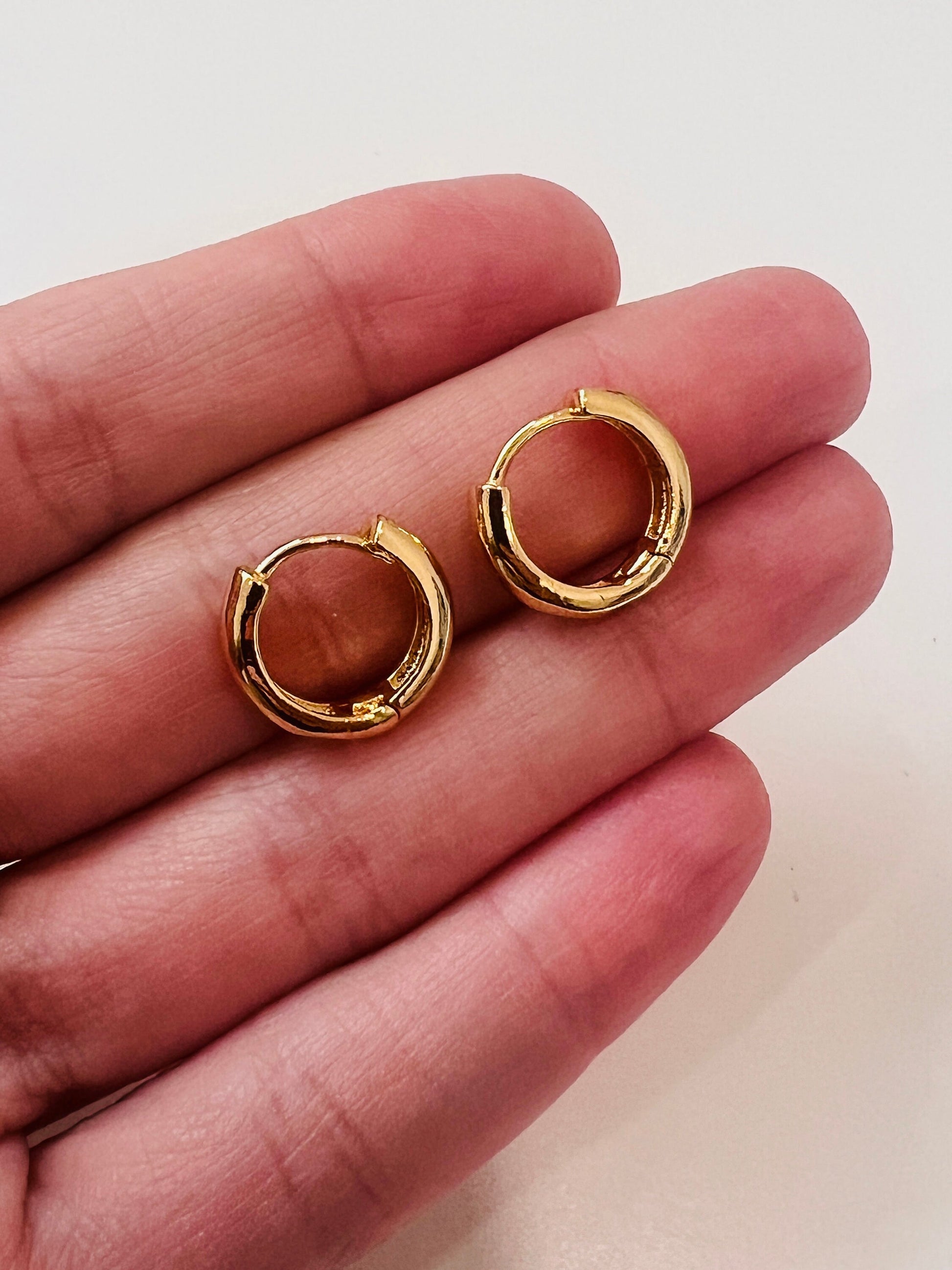 Tiny Hoop Earrings, Gold Hoop Earrings, Small Hoop Earrings, Huggies, Everyday Earrings, Hoop Earrings, Delicate Earrings, Earrings