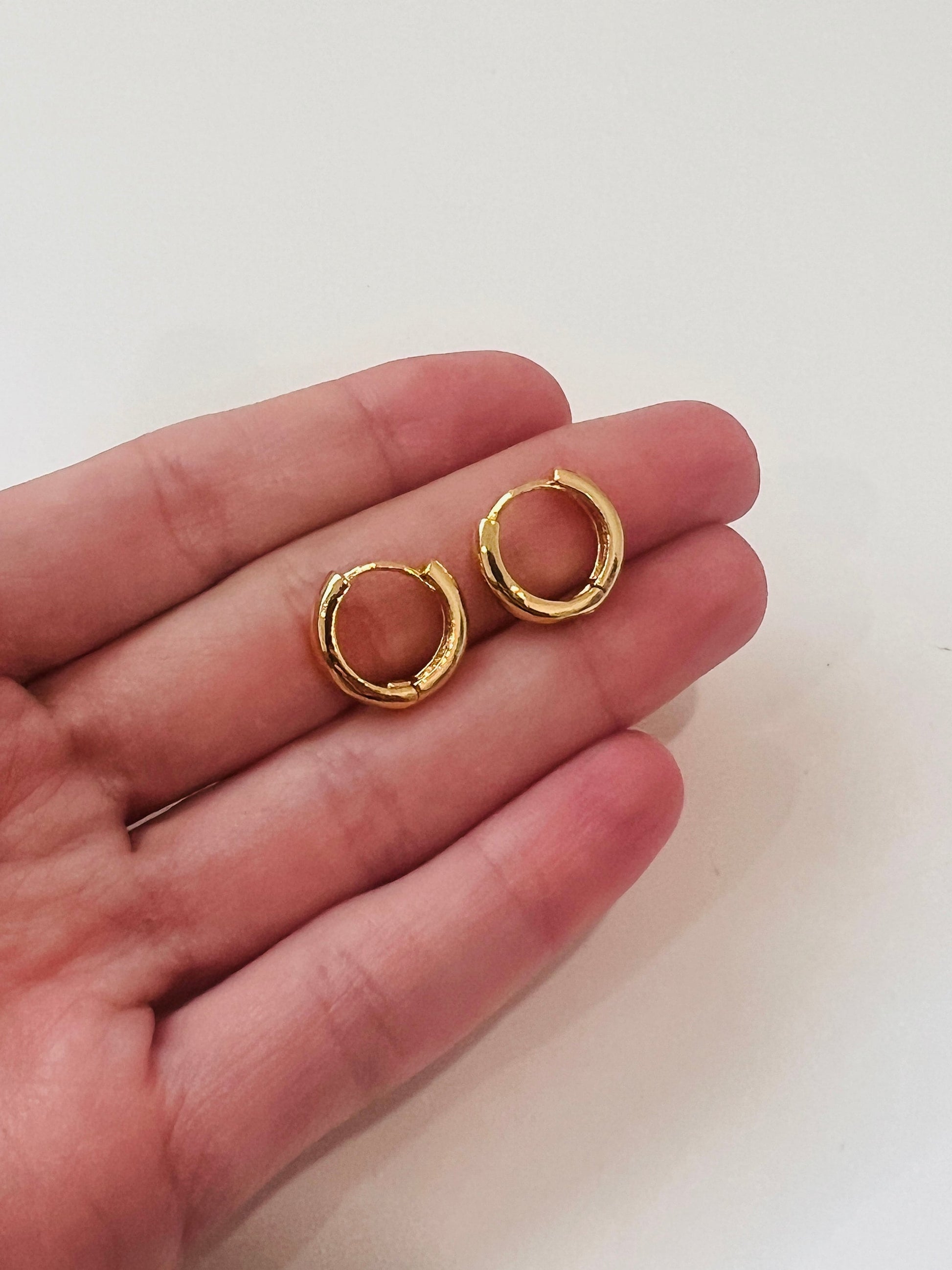 Tiny Hoop Earrings, Gold Hoop Earrings, Small Hoop Earrings, Huggies, Everyday Earrings, Hoop Earrings, Delicate Earrings, Earrings