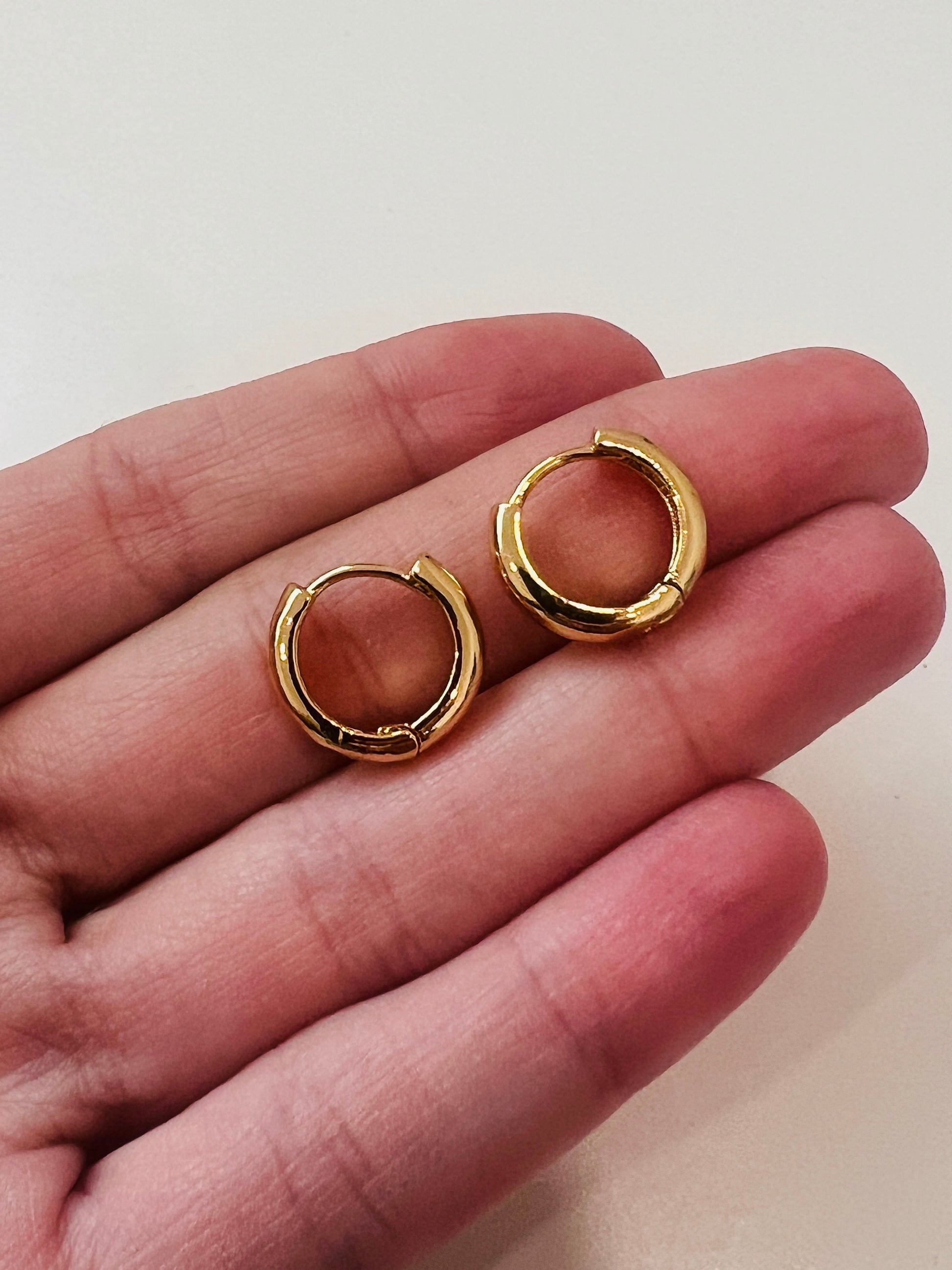 Tiny Hoop Earrings, Gold Hoop Earrings, Small Hoop Earrings, Huggies, Everyday Earrings, Hoop Earrings, Delicate Earrings, Earrings